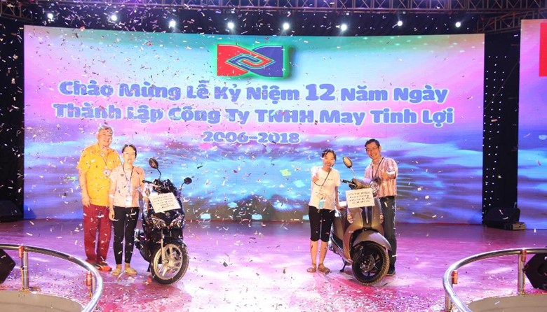  Lễ kỷ niệm 12 năm thành lập Công ty May Tinh Lợi