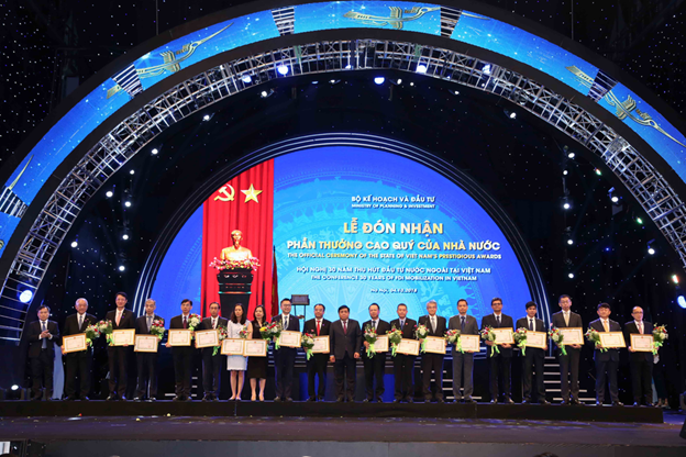 May Tinh Lợi vinh dự nhận giải thưởng cao quý của Bộ Kế hoạch và Đầu tư