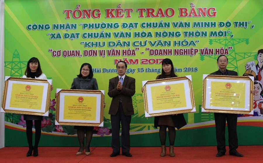 May Tinh Lợi- doanh nghiệp duy nhất nhận giải thưởng \